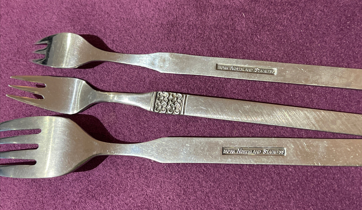 Northlands Japan Stainless Flatware FLING Pattern 30 Piece MCM Vintage MIXED LOT3