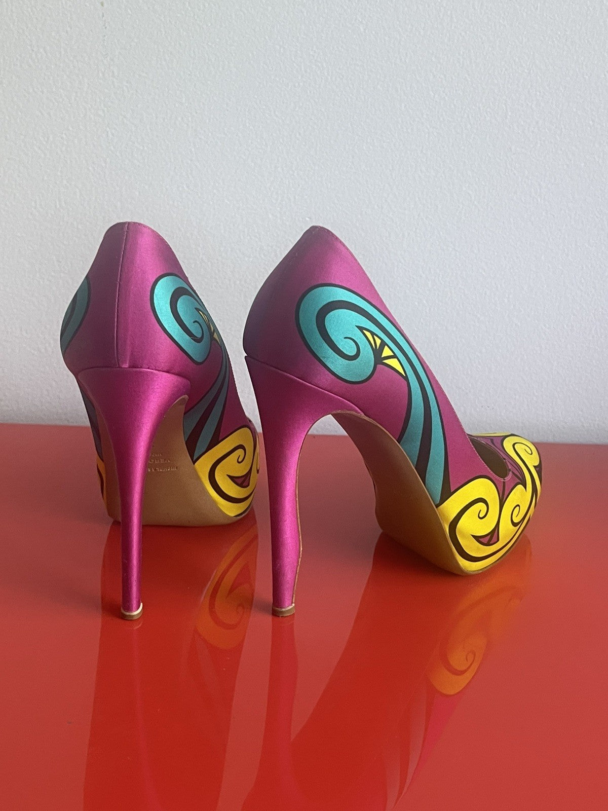 Pop Art 80s 90s Vibe NICHOLAS KIRKWOOD Silk Stiletto Pumps Graphic Cartoon 37.52
