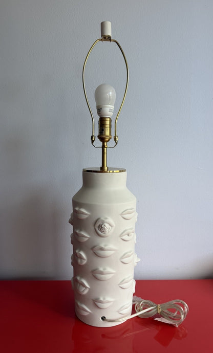 Iconic JONATHAN ADLER “Gala” Lips Table Lamp White Porcelain $950 MSRP2