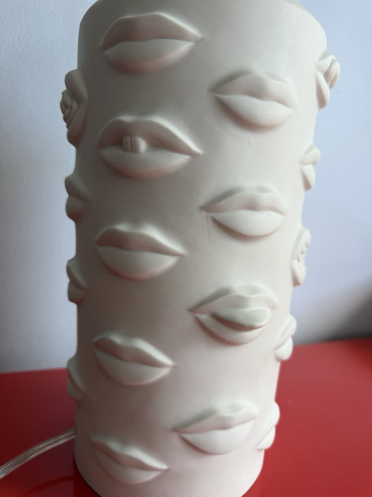 Iconic JONATHAN ADLER “Gala” Lips Table Lamp White Porcelain $950 MSRP4