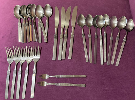 Northlands Japan Stainless Flatware FLING Pattern 30 Piece MCM Vintage MIXED LOT0