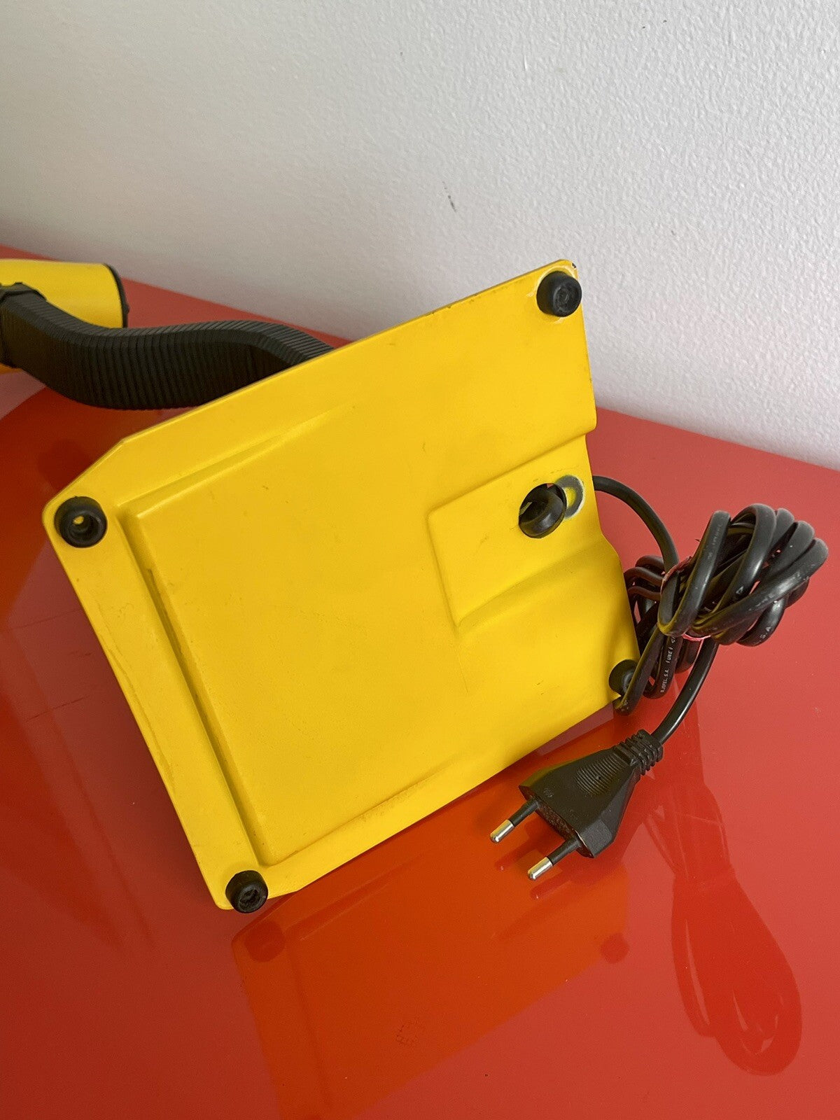 Postmodern 1970s Fasé Fase Yellow Articulated Gooseneck Desk Lamp Spain MCM MOD5