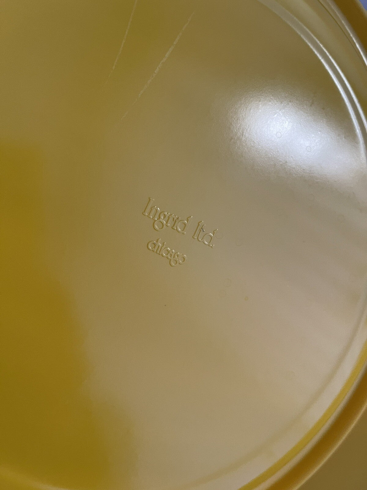 12 INGRID Sunshine Yellow Plastic Dinner Plates 1970s MOD Heller Made In USA1
