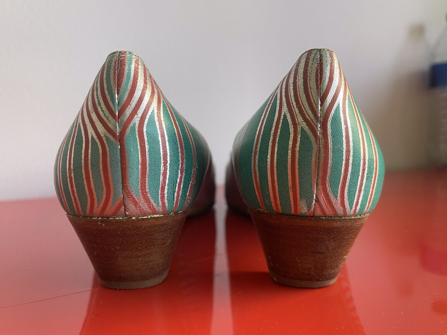 FENDI RETRO Size 35-1/2 Italy Vintage 80s 90s Kitten Heel Spring Striped Pumps4
