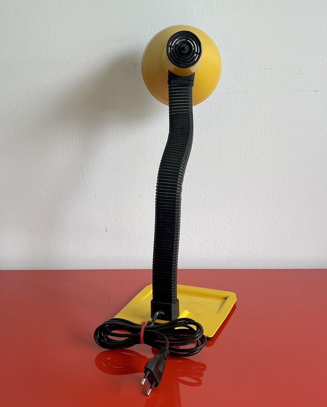 Postmodern 1970s Fasé Fase Yellow Articulated Gooseneck Desk Lamp Spain MCM MOD1