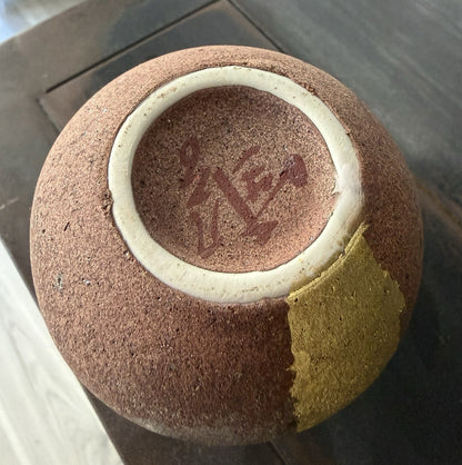 60s 70s Era Kutani Yakiware Ceramic Art Pottery Vase Kitamura Takashi Ikebana 4”5