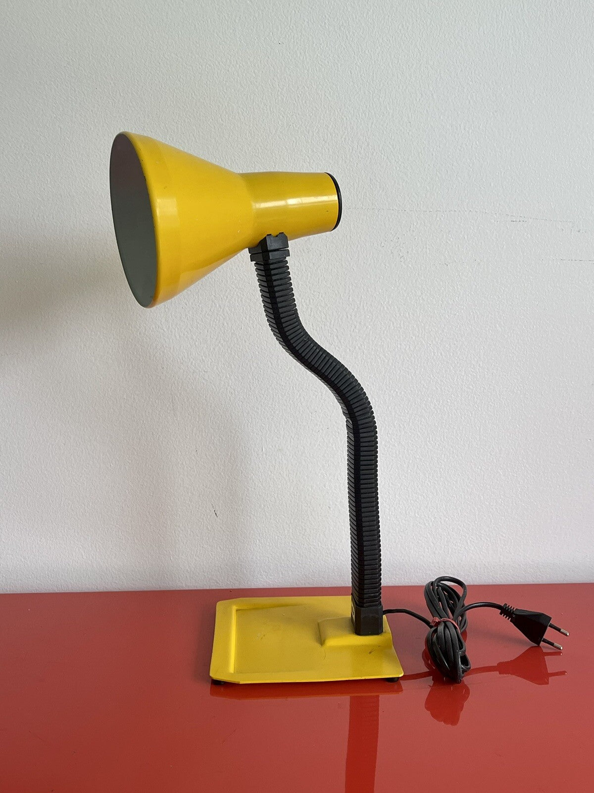 Postmodern 1970s Fasé Fase Yellow Articulated Gooseneck Desk Lamp Spain MCM MOD2